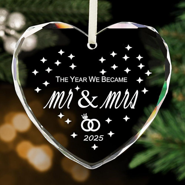 Decorniqu Wedding Gifts for Couples Heart Shape 1st Married Wedding Registry Gifts Ornament 2025 Mr and Mrs Engagement Gift Bride Shower Gift for Newlywed