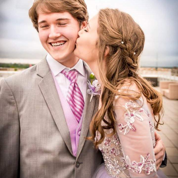 Evan's senior prom! Photoshoot in Baton Rouge, LA. 4.11.18.