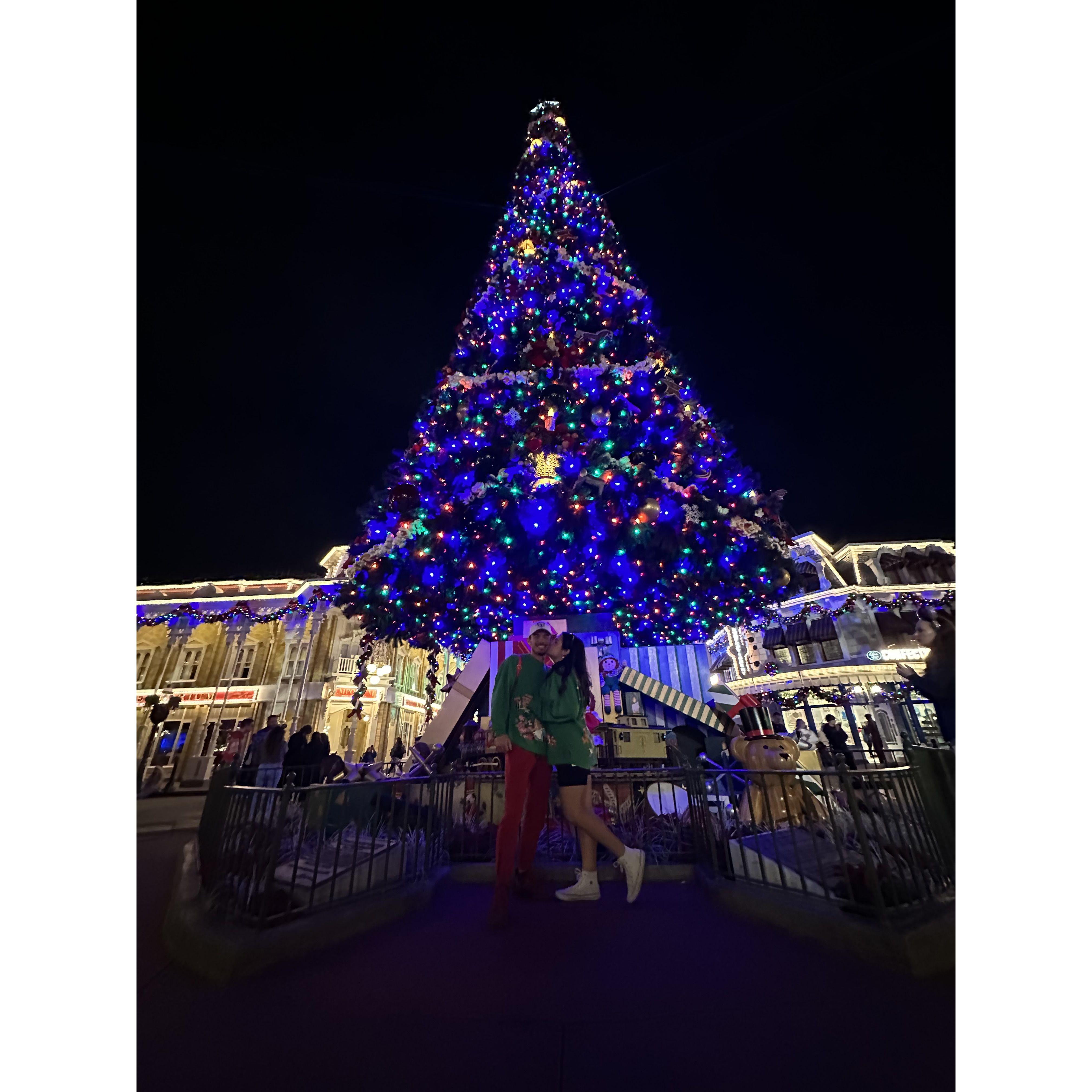 The holidays hold a special place in our hearts. We fell in love during these months and now we celebrate every year with family and friends!