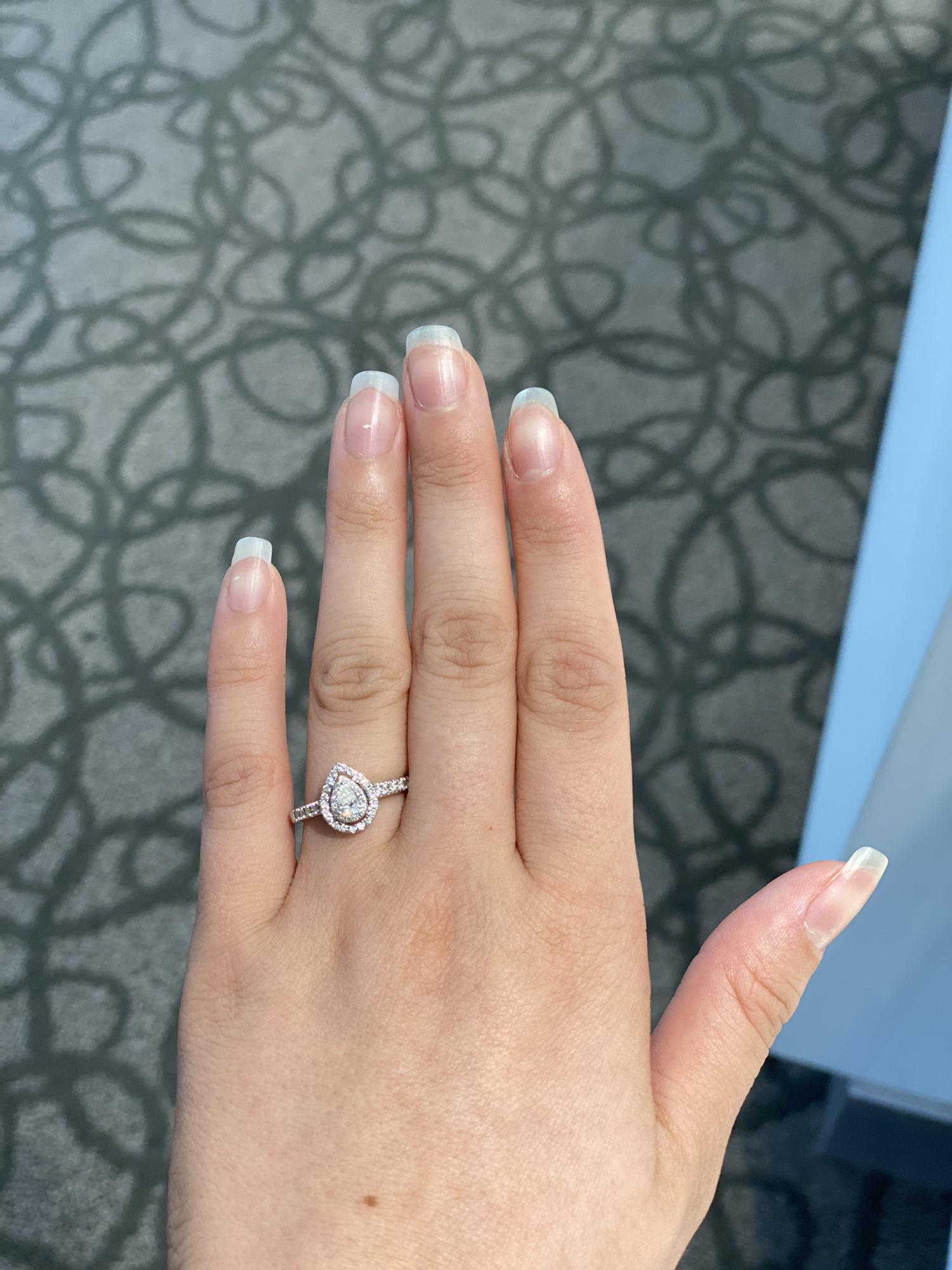 My anniversary gift 💍 the most beautiful promise ring.