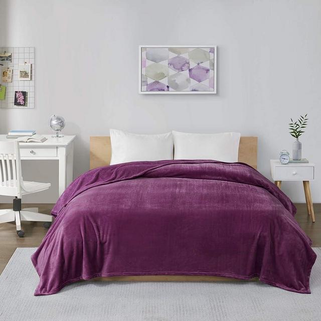 Intelligent Design Microlight Plush Luxury, Oversized Throw-Blanket, Premium All Season Cover for Bed, Couch, Full/Queen, Purple