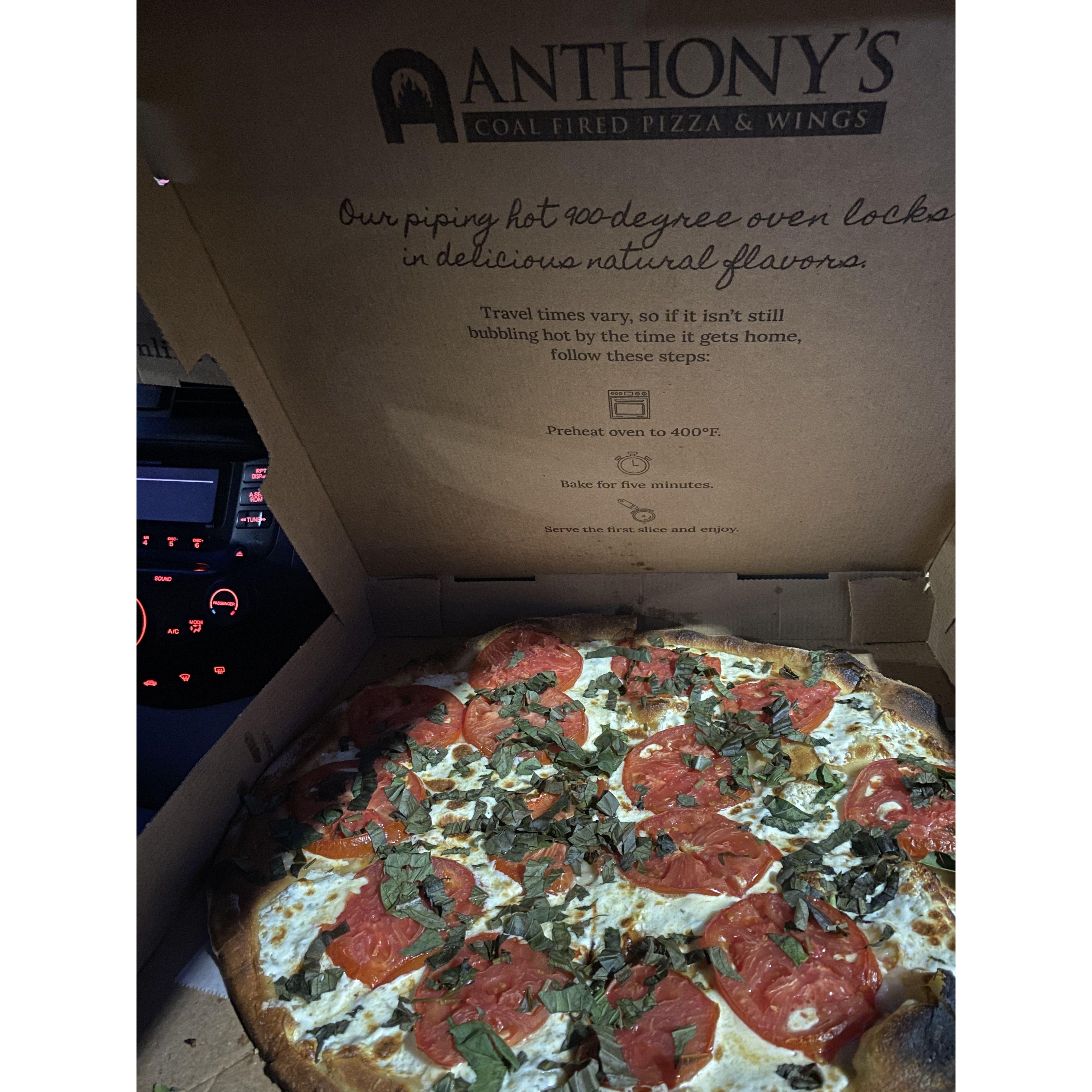 Of course the perfect end to a day for Karina is always a delicious pizza - so on our way home we got a crispy perfect pizza and enjoyed it together.