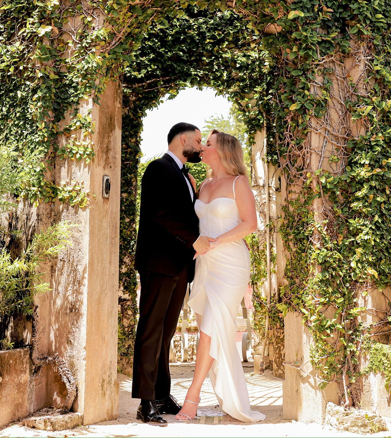 The Wedding Website of Serena Troise and Mario Caceres