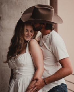 The Wedding Website of Lindsi Waugh and Chance Maiden