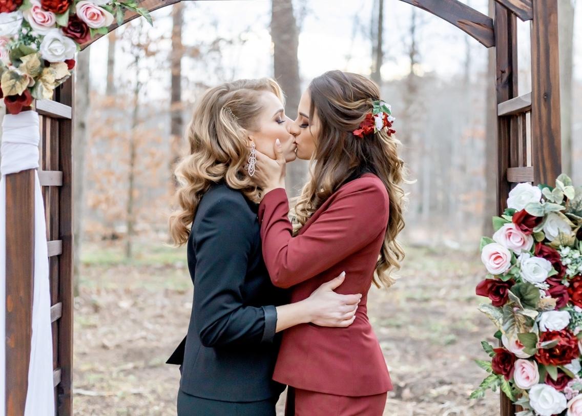 The Wedding Website of Nathalie Janette and Amelia June