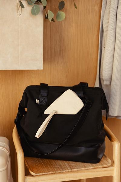 Beis Travel Wallet