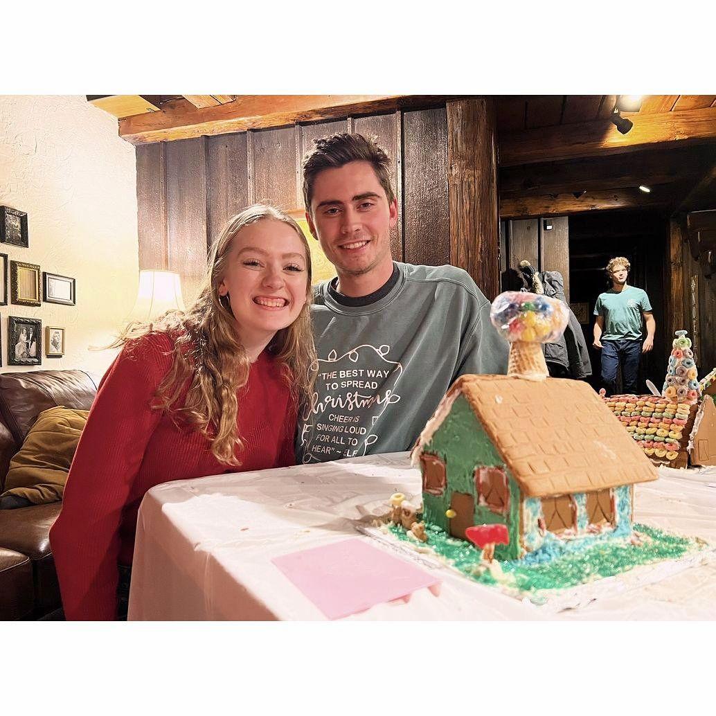 Gingerbread house-making party - December 2022