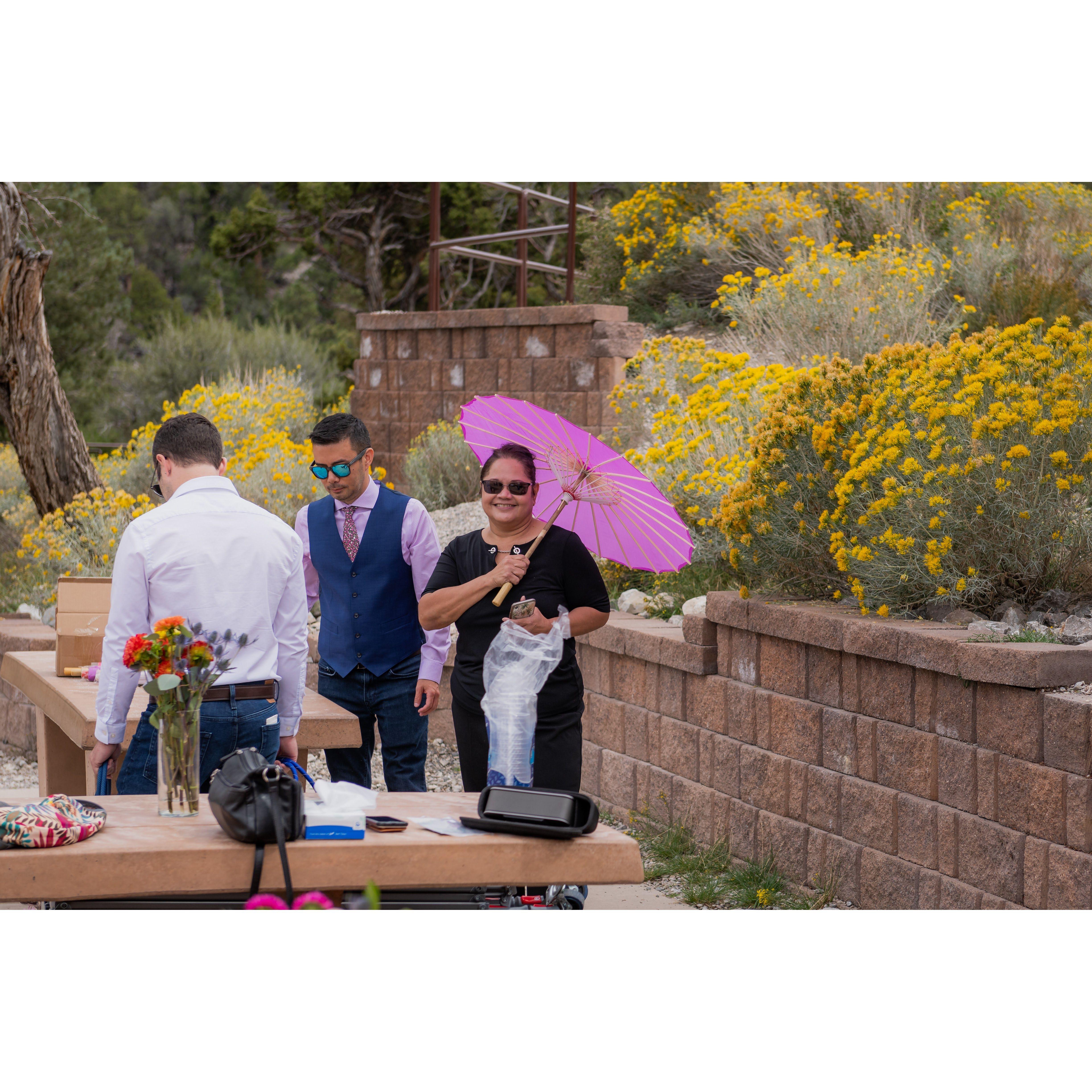 David's cousin Vickie was ready for the Nevada sun.