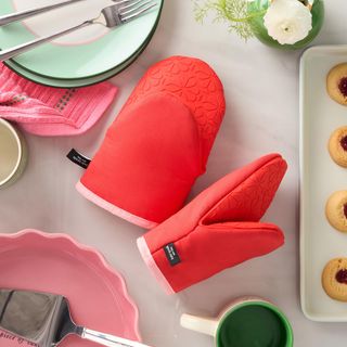 Spade Flower Mini Oven Mitt, Set of 2