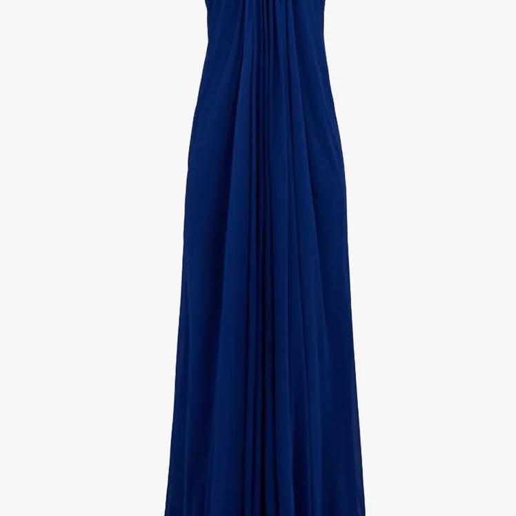 Black tie attire example for women.