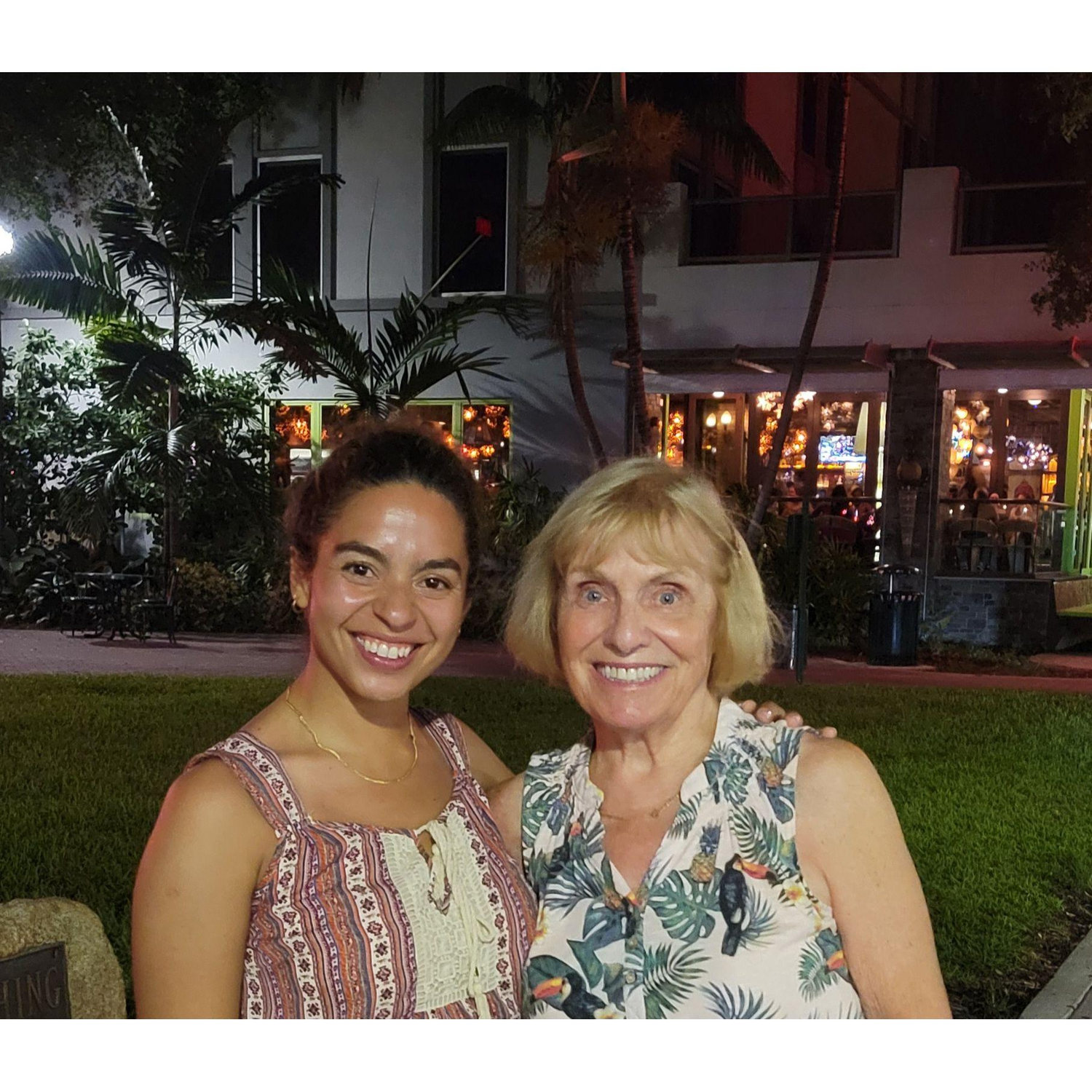 Lidiane & Judy (1st night in Florida)