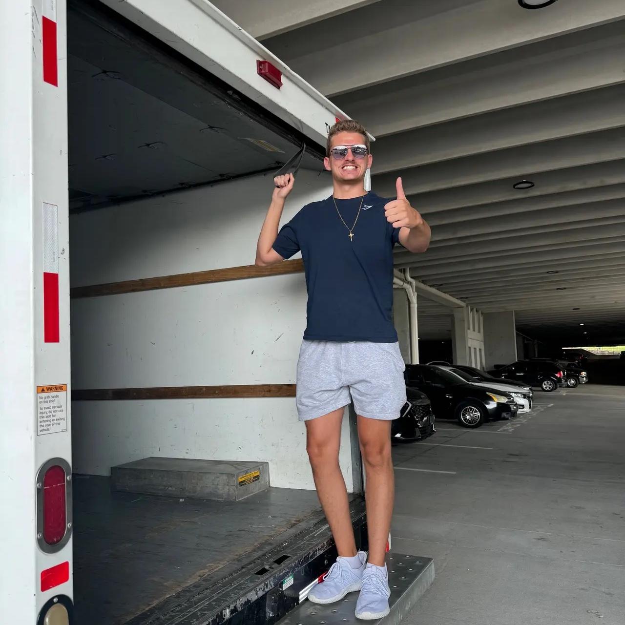 Brennan moving Jenny out of her first apartment in Atlanta (and many more times after lol). He always offers to help without hesitation :')