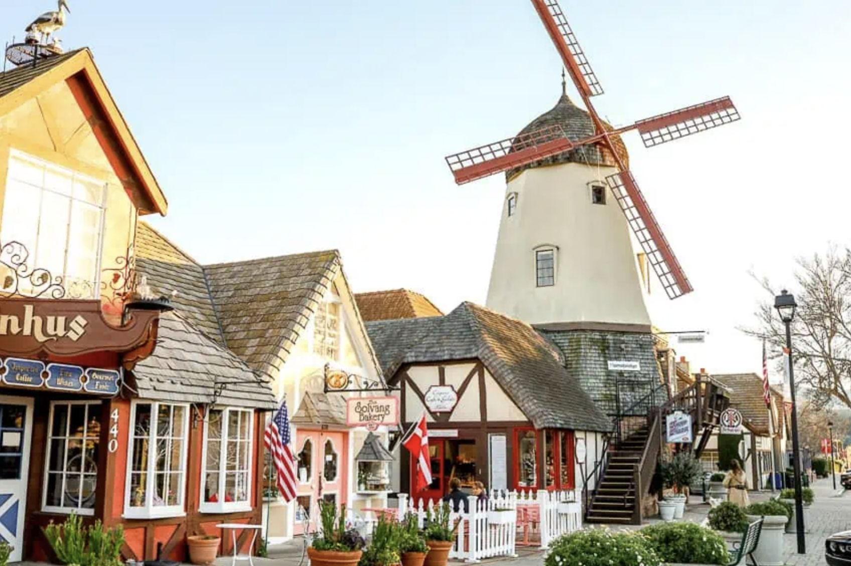 The Wedding Website of Laura Mallaley and Ulysses McKeown