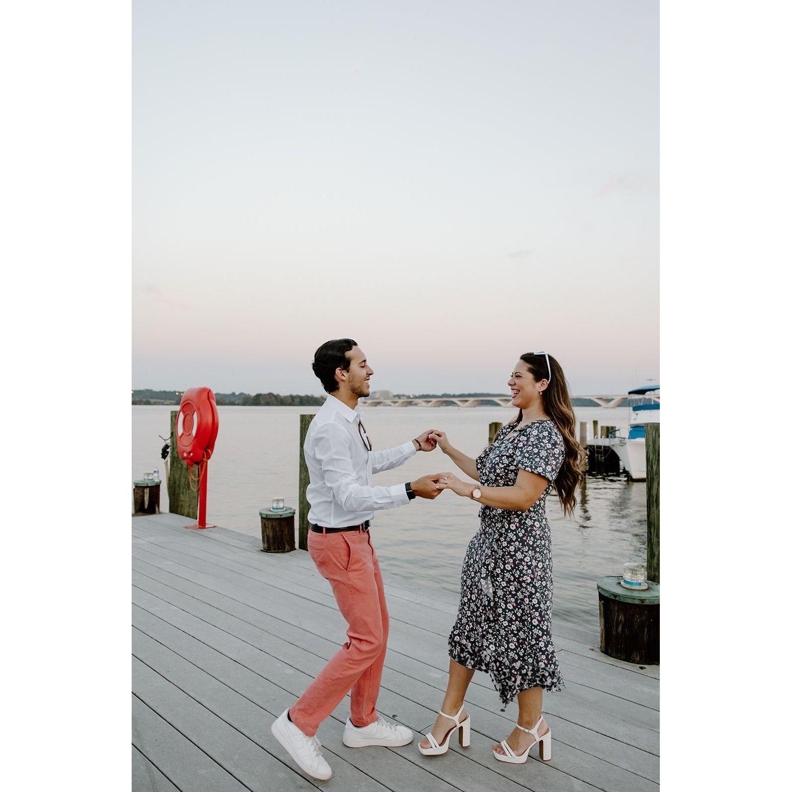 Fotos de compromiso gracias a nuestros fotógrafos y amigos Patty and Donny (@betts_photography) / Engagement pictures thanks to our photographers and friends Patty and Donny (@betts_photography).