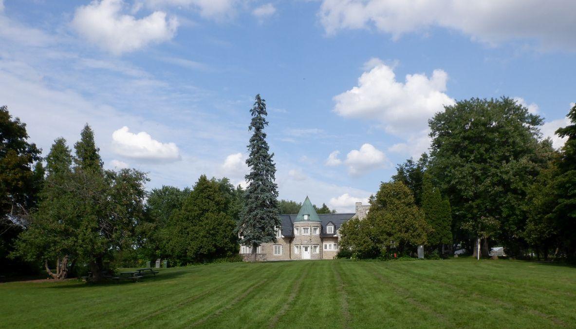 The Wedding Website of Sophie Serres and Hobanel Jean-Philippe
