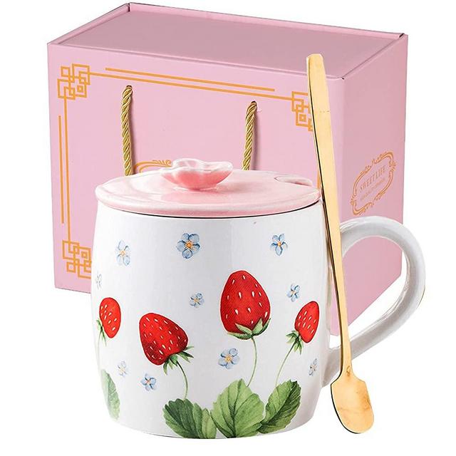 KEYIGOU 13.5oz Cute Strawberry Ceramic Mug with Lid Gold Spoon Porcelain Coffee Mugs Milk Tea Cup With Gift Box for Women Mom Friends Lovers Mother's Day Gifts