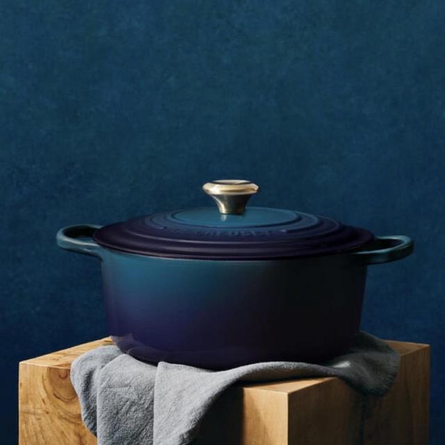 Le Creuset 7 1/4 qt. Round Dutch Oven in Agave