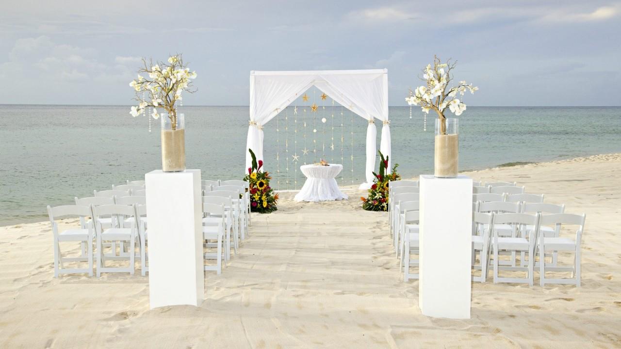 The Wedding Website of Mariah Scofield and Dominic Vasquez