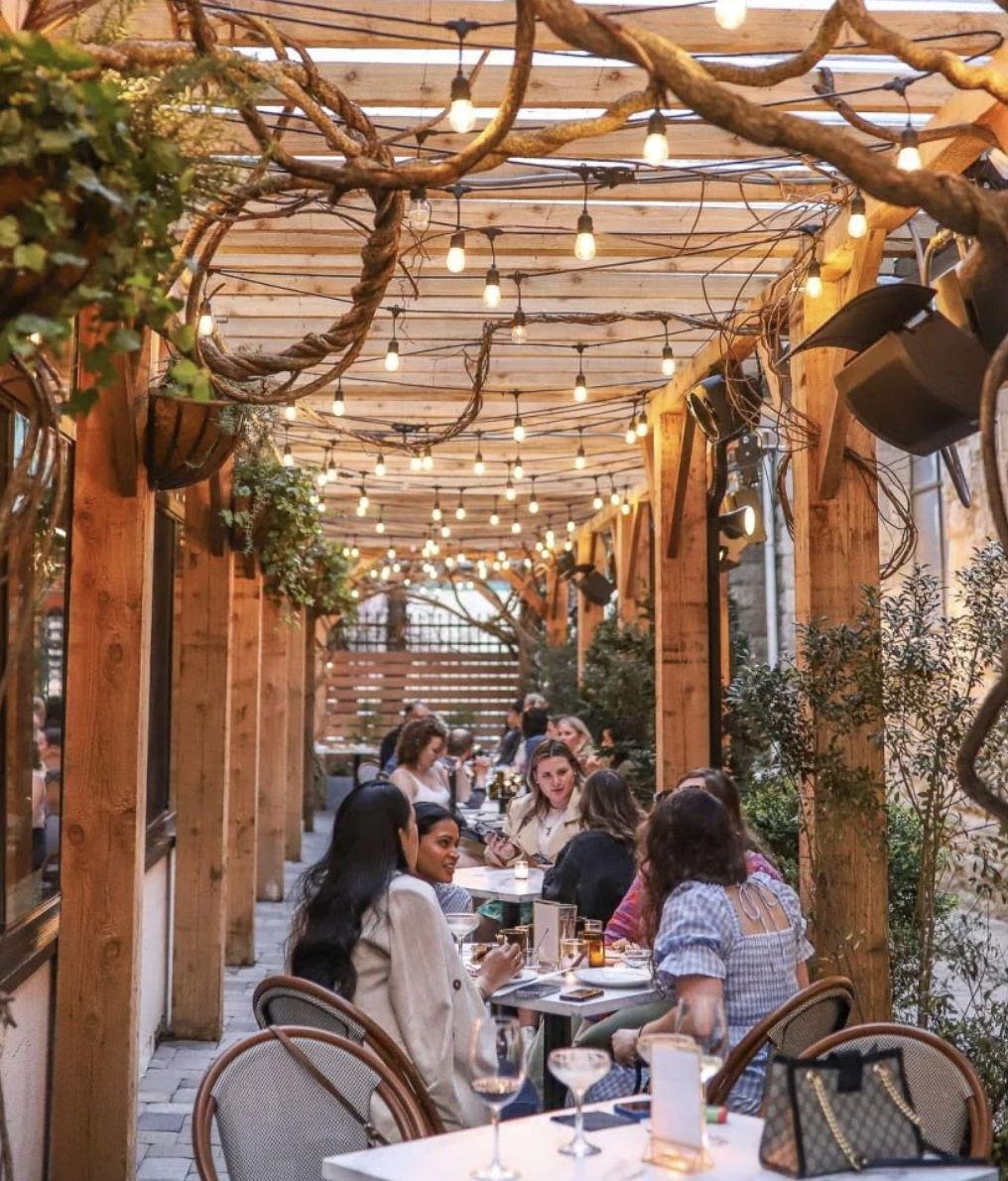 The Wedding Website of Raisa Roberto and Alexander Criscione