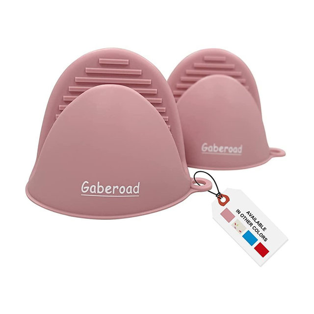 Gaberoad Mini Silicone Oven Mitts, Thickened Potholder Mitts Heat Resistant, Rubber Mini Oven Gloves, Short Pinch Grips for Cooking, Baking, 1 Pair (Macaron Pink)