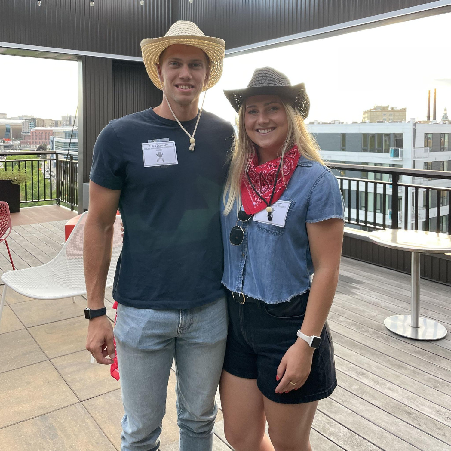 Just a couple of wild westerners π΄
