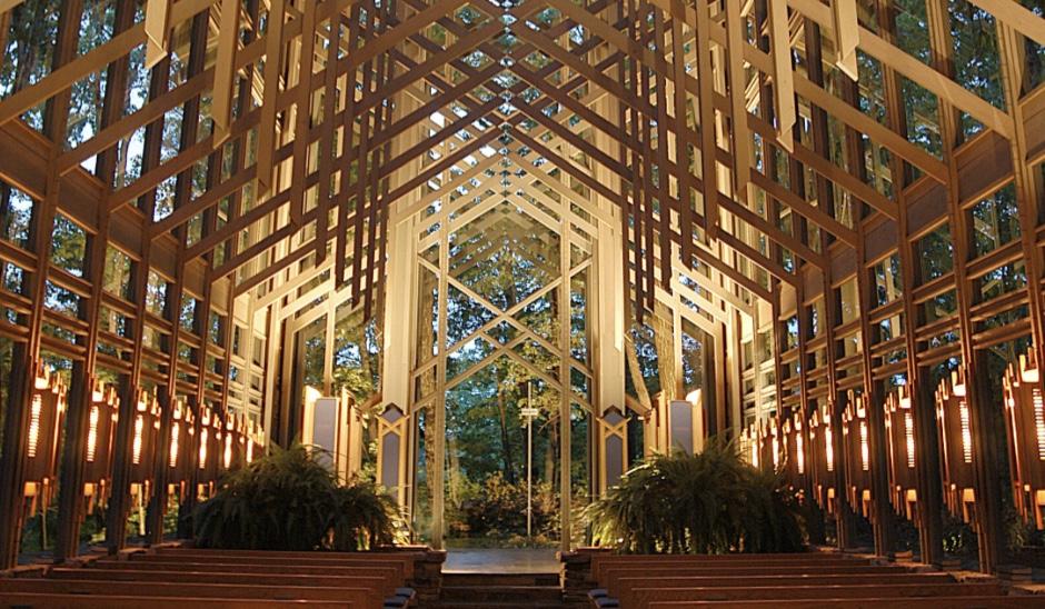 The Wedding Website of Isabella Thompson and Javion Bromfield