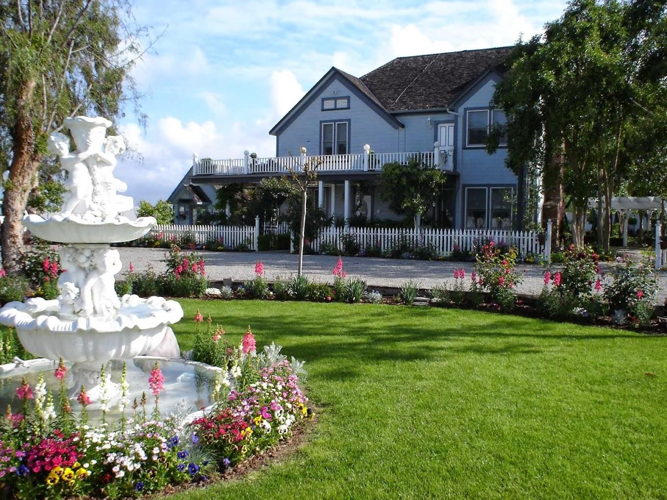 The Wedding Website of Hector M. Barragan and Corina T. Smithey