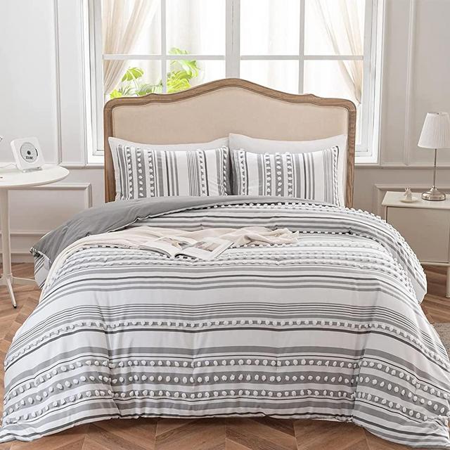 SLEEPBELLA Queen Comforter Set, White & Grey Boho Bedding Comforter with Ball Pom Design, Fluffy and Lightweight Tufted Microfiber Bed Set 3 Pieces for All Seasons (1 Comforter, 2 Pillowcases)