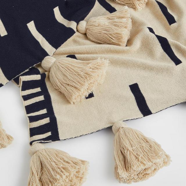 Ezra Throw, Midnight