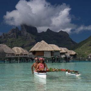 Canoe Breakfast in Bora Bora