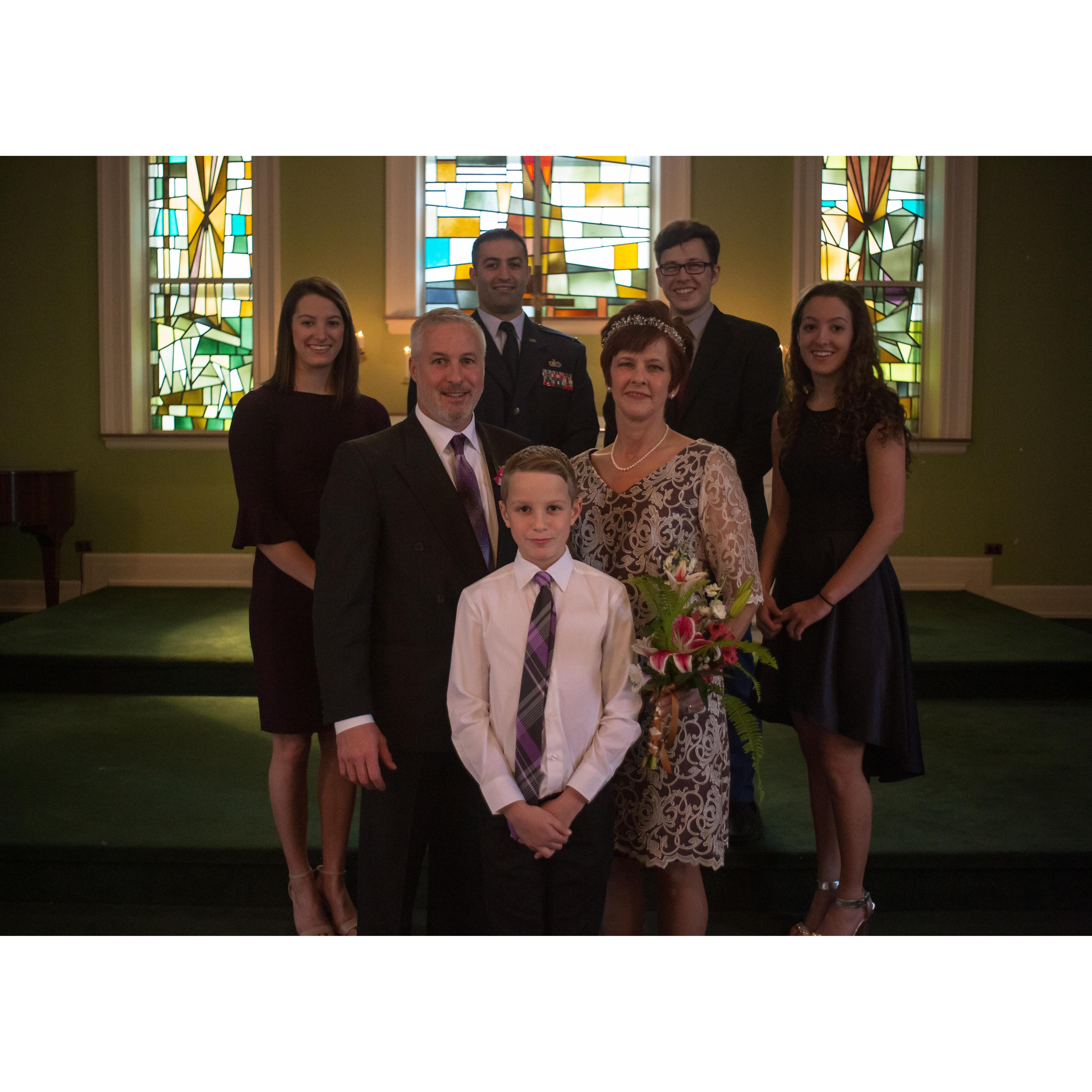 The new "Brady" bunch! We have 3 boys and 3 girls together! Hannah was not at the wedding but she's included in the count!