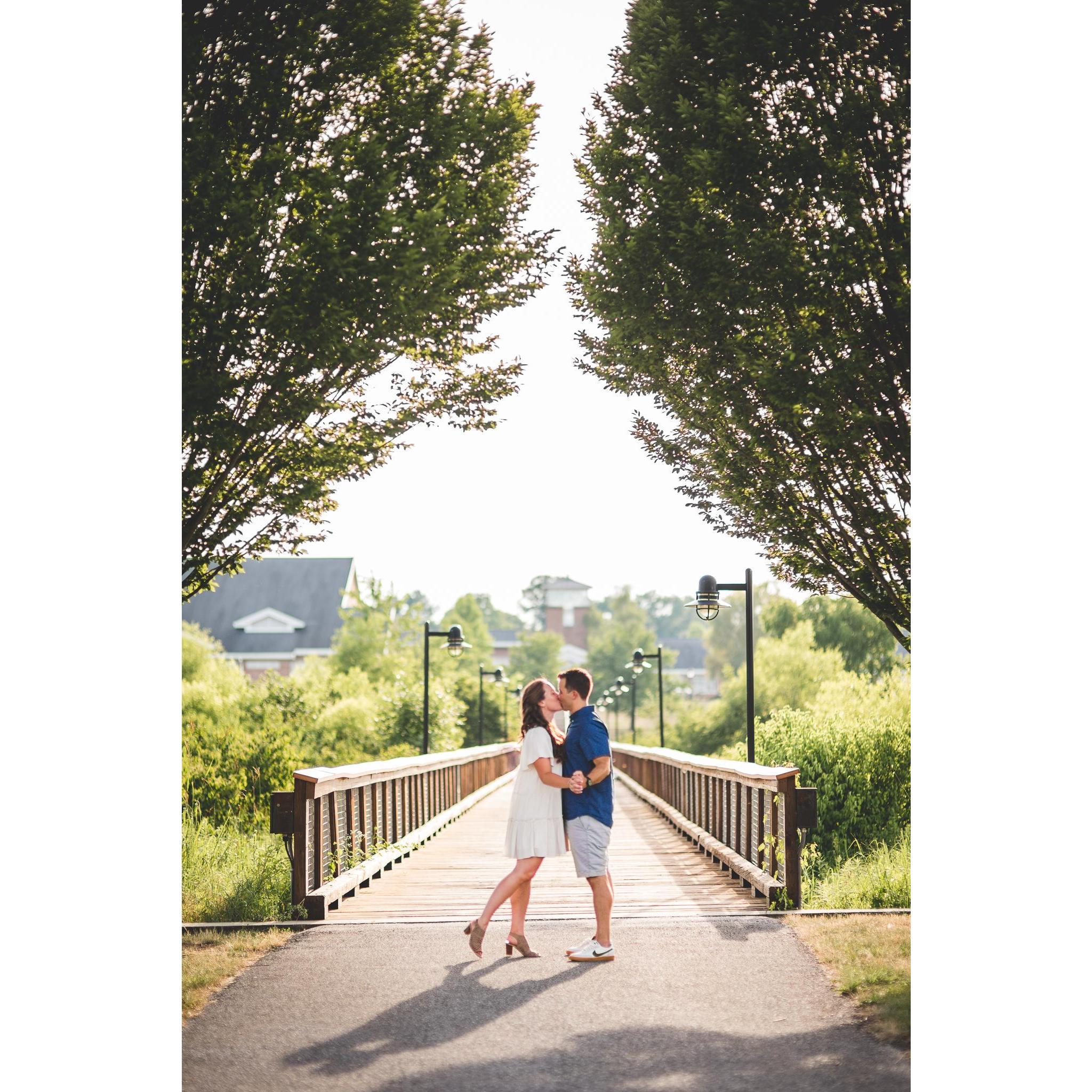 Engagement photos by the incredible Kealy Creative!