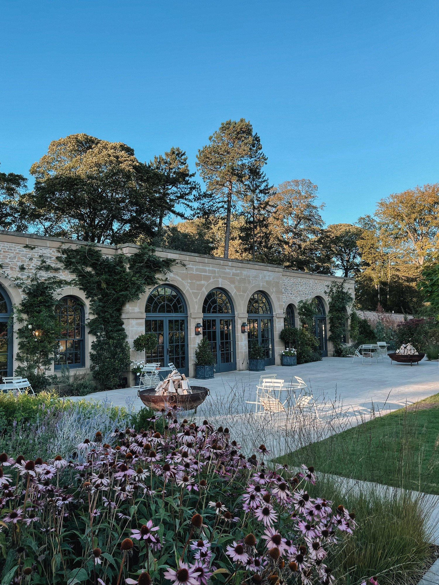 The Wedding Website of Eleanor Pook and Harrison Watts