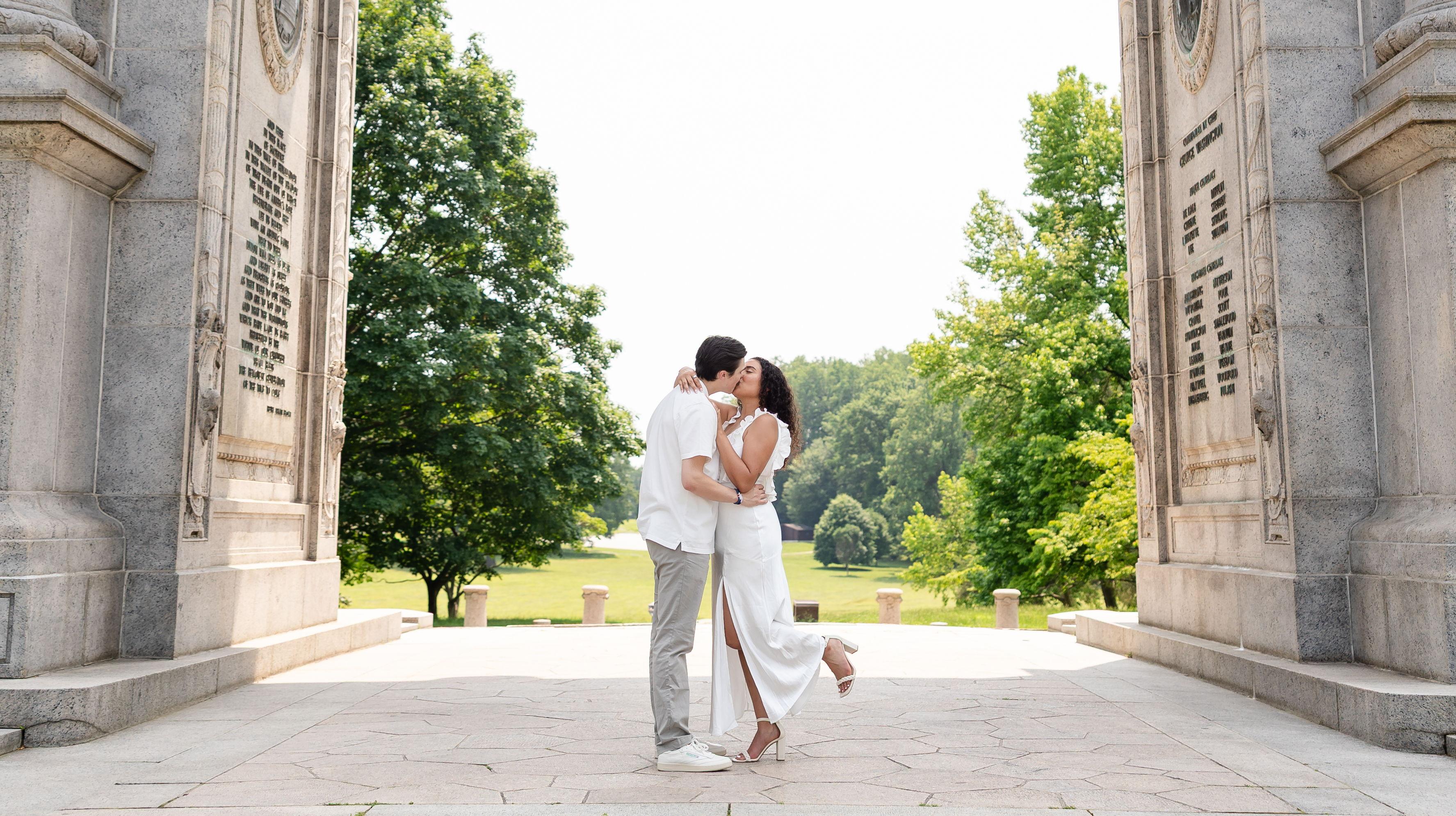 The Wedding Website of Jasmine Tabor and Henry Hutchinson