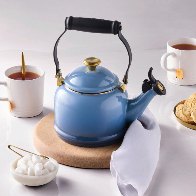 Le Creuset Demi Kettle - Chambray