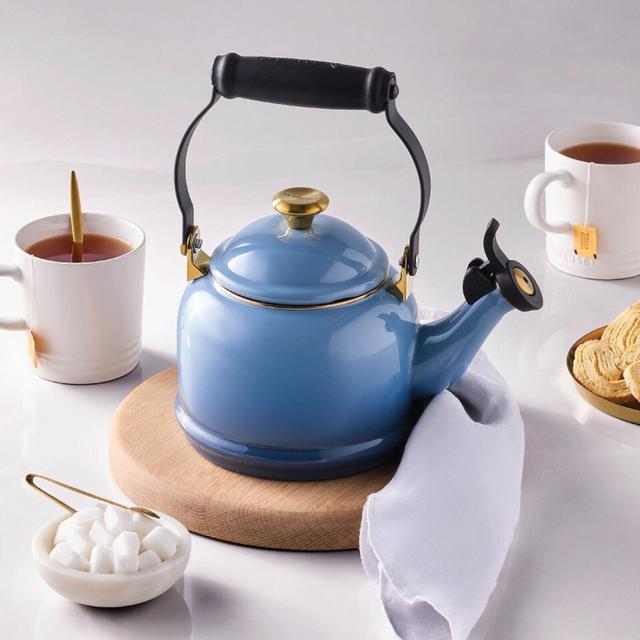 Le Creuset Demi Kettle - Chambray