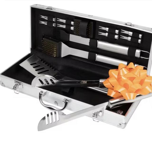 Grill utensils