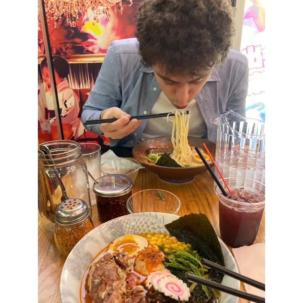 Matteo eats