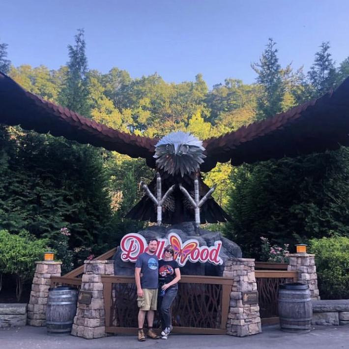 2 tickets to Dollywood