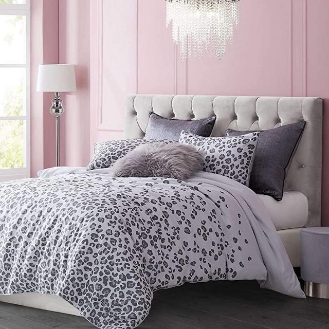 Juicy Couture JYZ010918 Pearl Leopard 3-Piece Comforter Set, Queen
