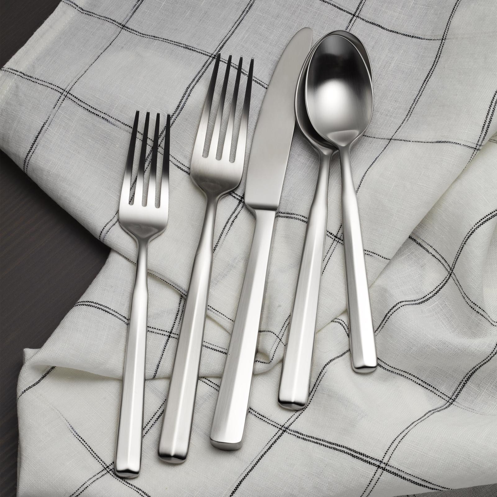 2 Oneda Stafford Satn Dnner Knves 18/10 Stanless Flatware Lot