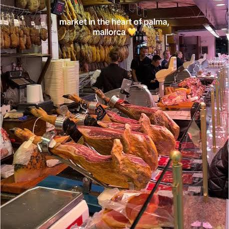 Lunch at Mercado de I'Olivar