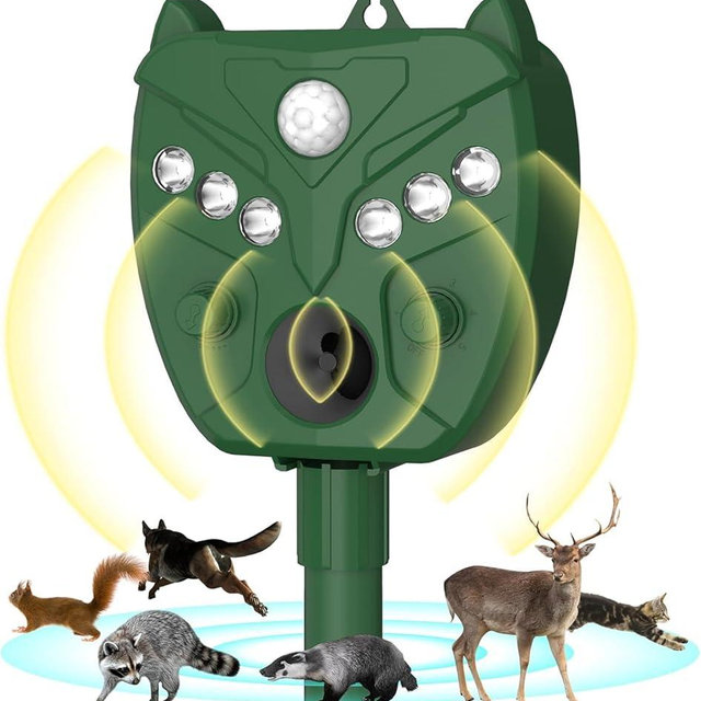 Solar Animal Repellent, Cat Repellent Outdoor, Squirrel Repellent, Deer Repellent, Motion Sensor & Flashing Light, Repel Dogs, Deer, Fox, Raccoon, Skunk, Rabbit, Squirrels, Coyote Deterrent for Yard