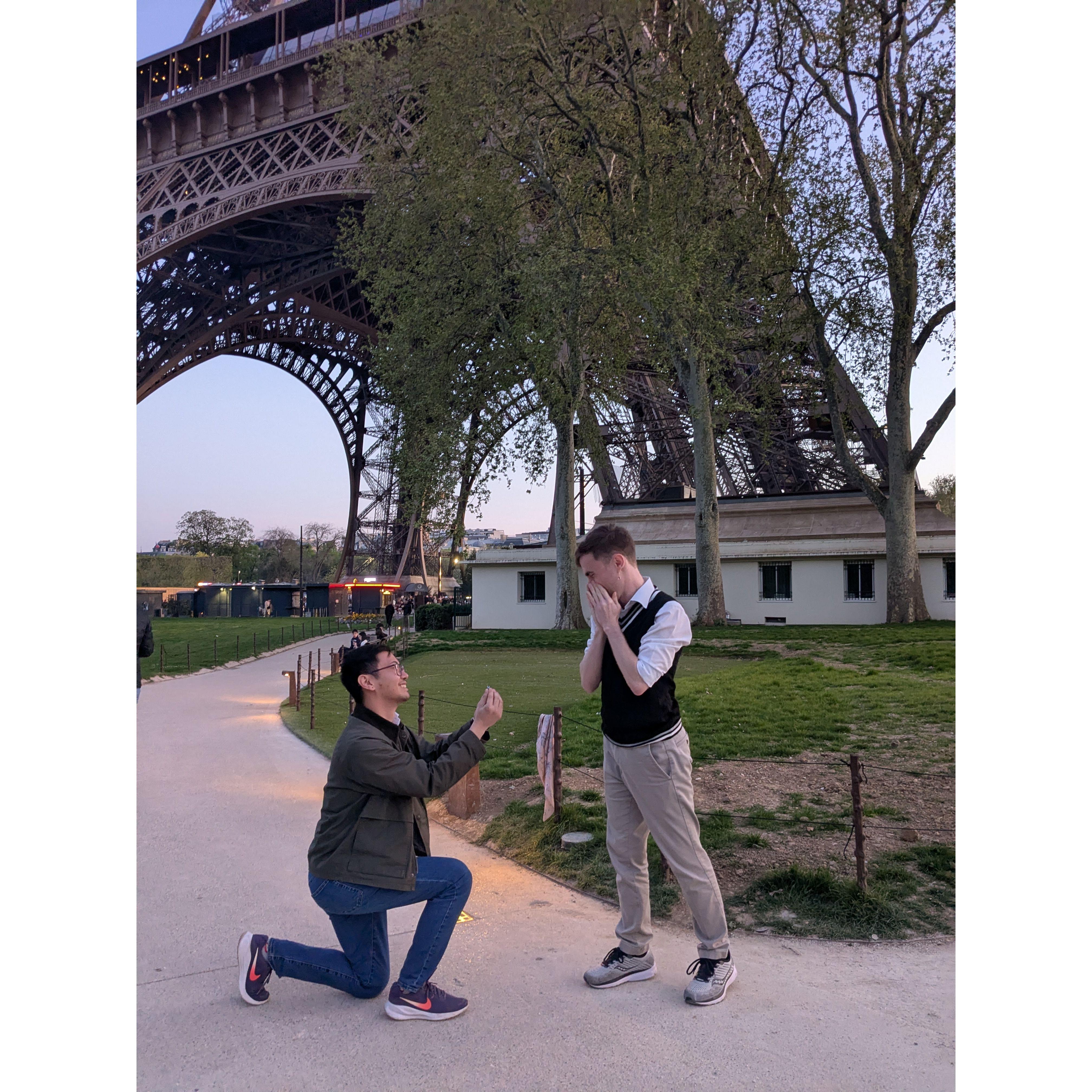 "Proposing" at the Eiffel Tower
