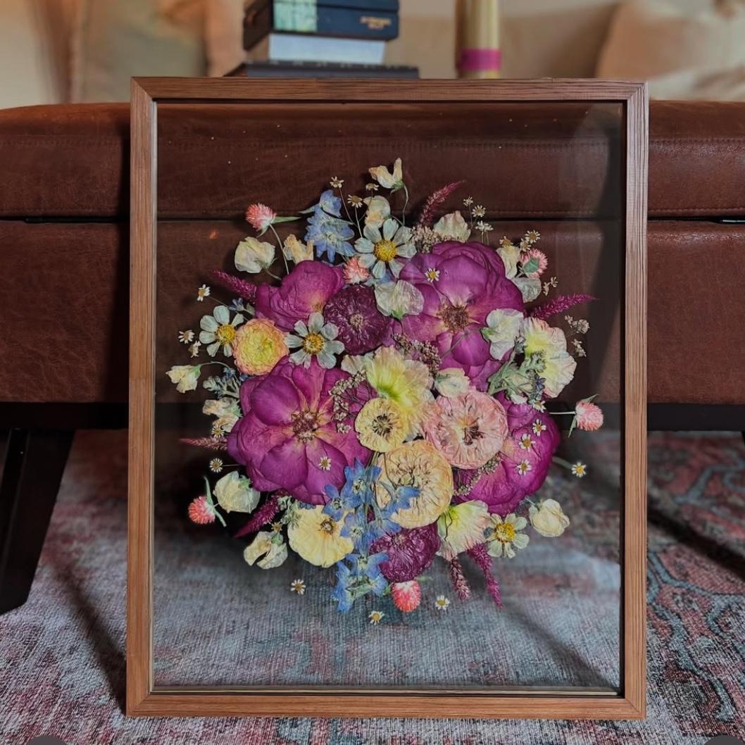 Liz Gates and Jess Perdrix's Wedding Registry on Zola, image size:1058x1058