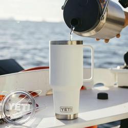 【新品】YETI Rambler 20 oz Travel Mug ホワイト YETI Rambler 20 oz Tumbler with Magslider Lid - White