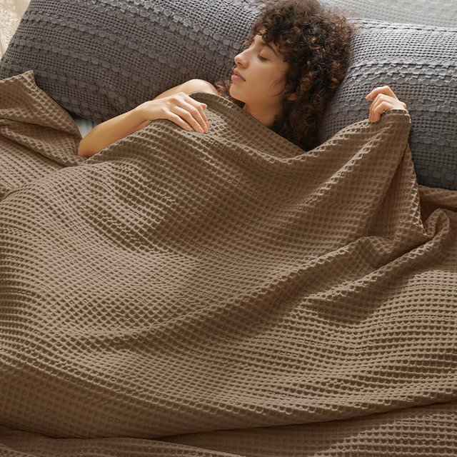 PHF Ultra Soft Waffle Weave Blanket King Size（104"x 90"）- Washed Lightweight Breathable Cozy Woven Blanket for Bed - Aesthetic Decor for Couch Bedding Sofa Home Car - Mocha