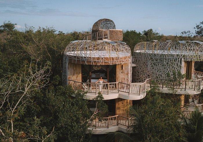 The Wedding Website of Andrea Valentin-Hickey and Andrew Jimenez