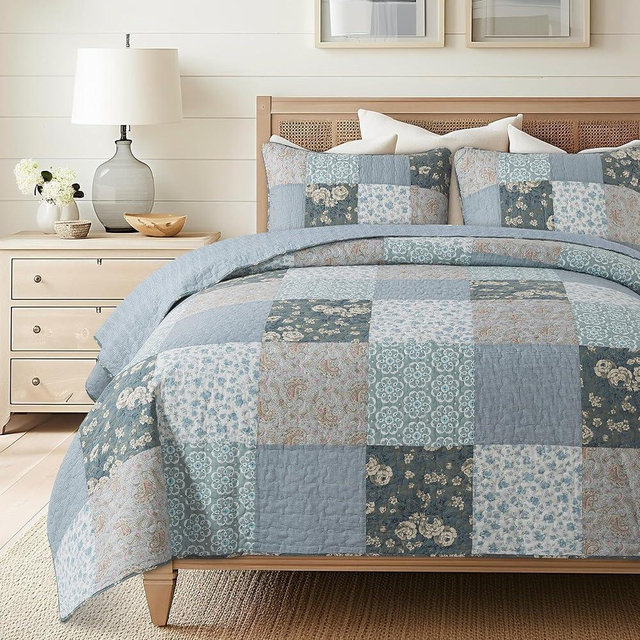 SLPR Wildflowers Cotton Quilt Set - King Size with 2 Shams, Blue Gray Floral Pieced Patchwork Design, Country Quilted Bedspread with Flower Pattern, Cottage Style Bedding for All Seasons