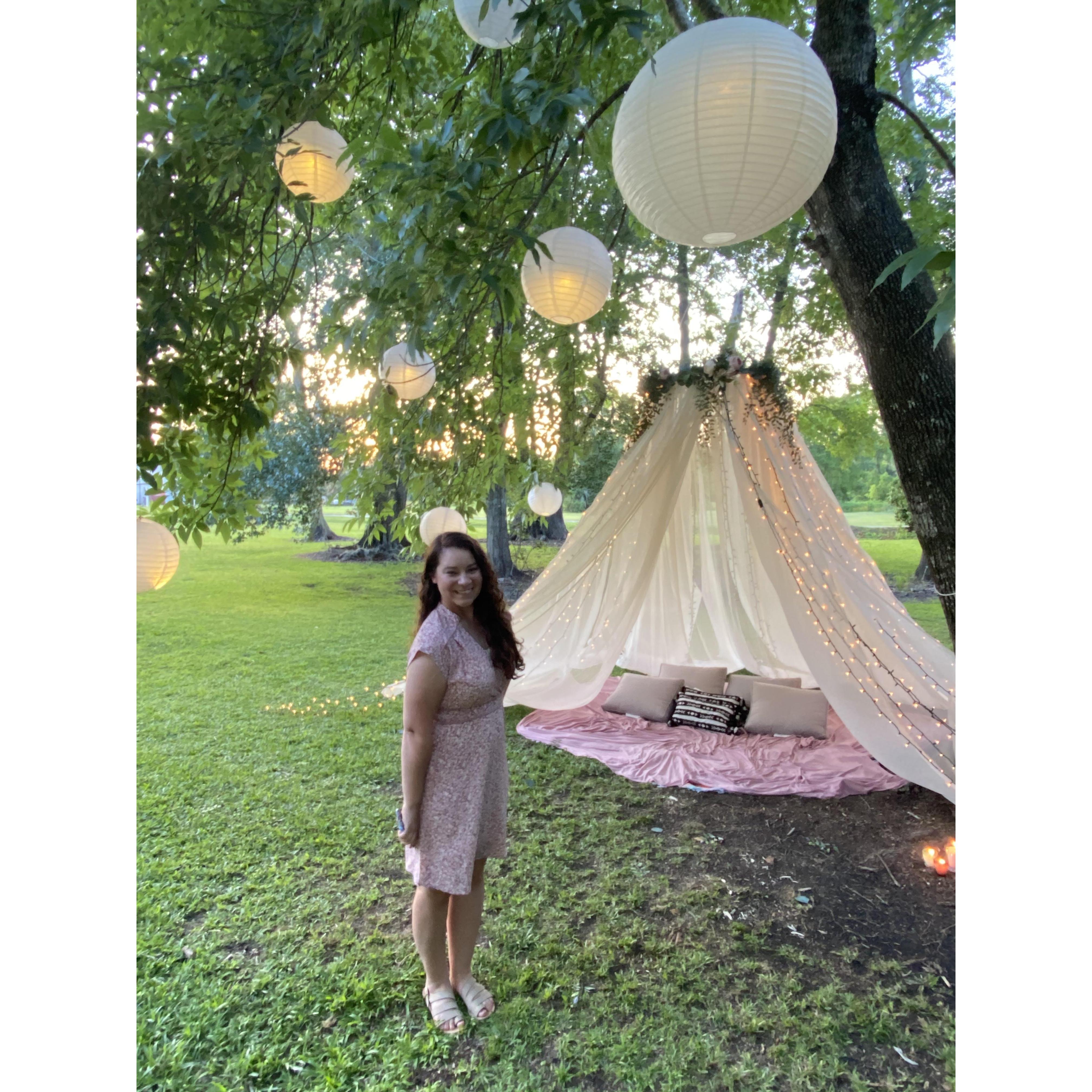 The canopy & hanging lights